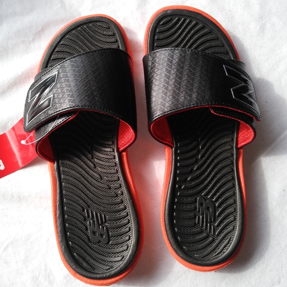NWOT Men's New Balance Slide Slippers 9